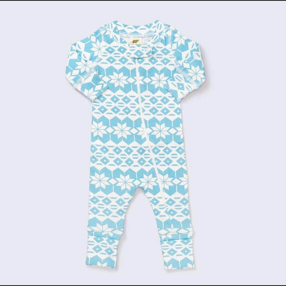 Monica+Andy blue snowflake pajamas LIKE NEW